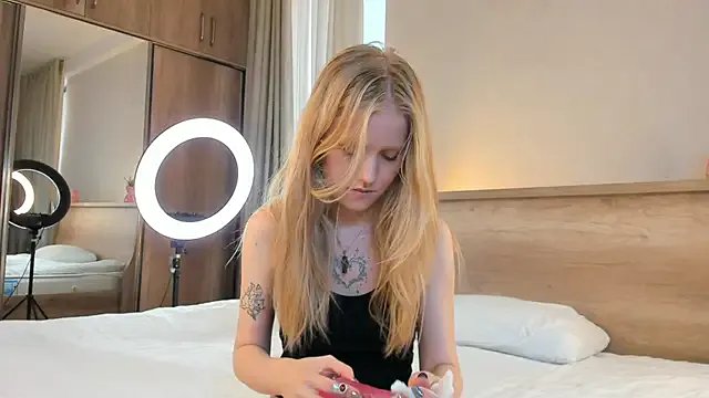 LolySun on StripChat 